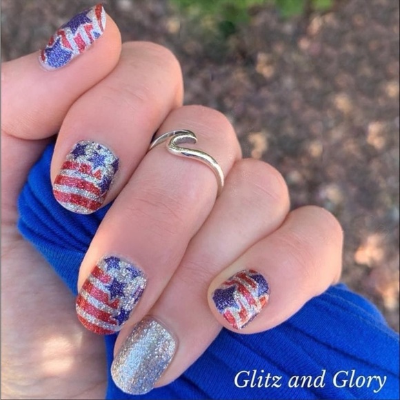 *Retired* Color Street: Glitz and Glory | Fourth of July Patriotic America Red - Picture 2 of 13